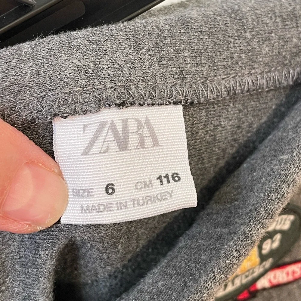 Zara Girl’s Gray Pleated Skirt with Patch Accents Size‎ 6